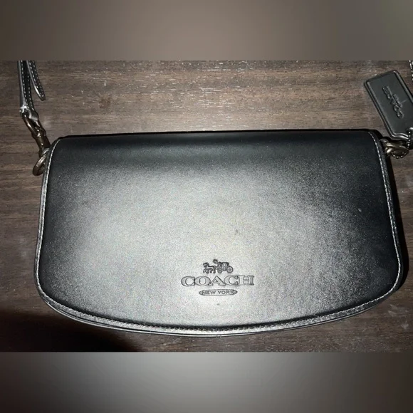 Terri shoulder bag Length: 9.5"Height: 6.0"Width: 3.0"